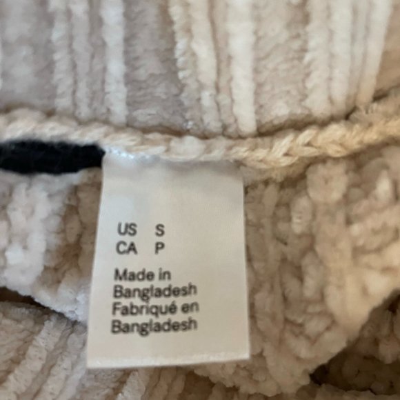 Cozy Tan Turtleneck Sweater - Picture 3 of 3